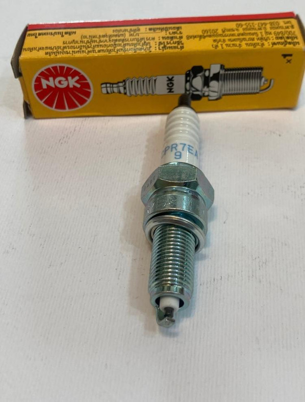 شمع هوندا بیت جینیو اسکوپی 110 NGK